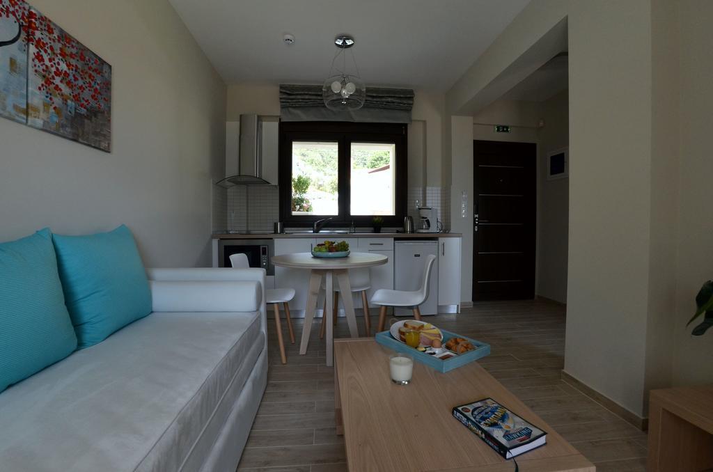 Hatzoudis Luxury Suites クリッシ・アモウディア エクステリア 写真